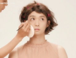 女人给男生看她的五官,探寻女生眼中的独特魅力